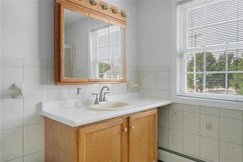 Single Family Residence at 11 Brookdale Boulevard, Pawtucket, photo 28 of 38