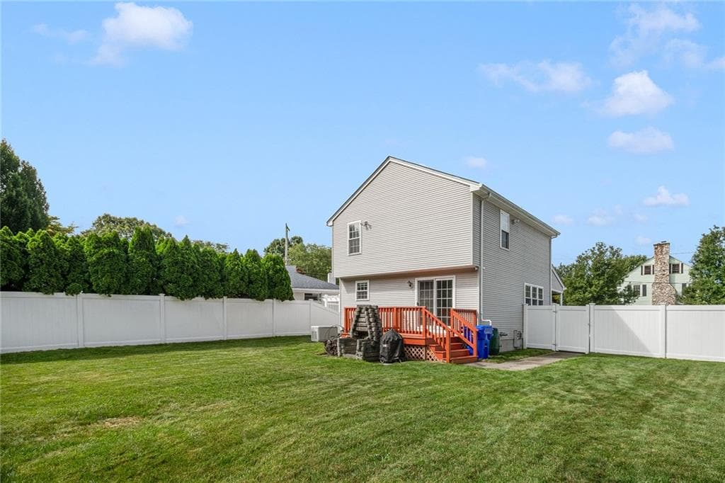 Single Family Residence at 11 Brookdale Boulevard, Pawtucket, photo 33 of 38