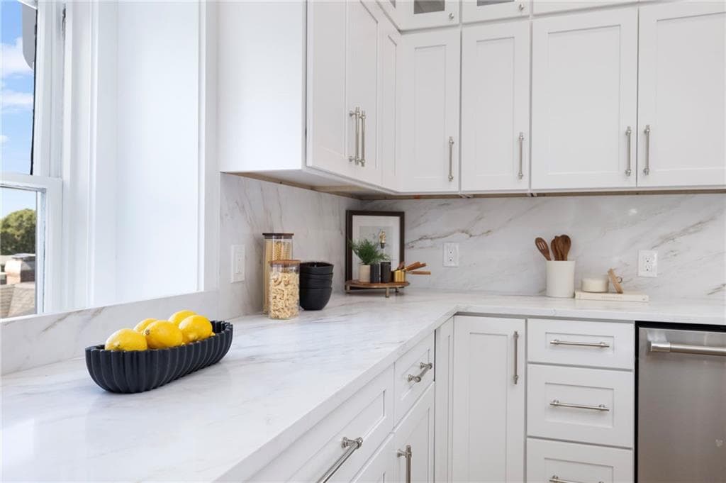 Condominium at 41 School Street UNIT 3, Newport, photo 12 of 46