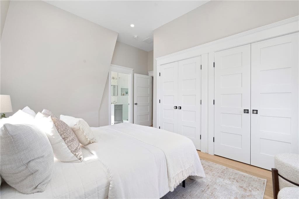 Condominium at 41 School Street UNIT 3, Newport, photo 26 of 46