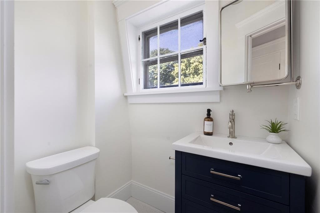 Condominium at 41 School Street UNIT 3, Newport, photo 14 of 46