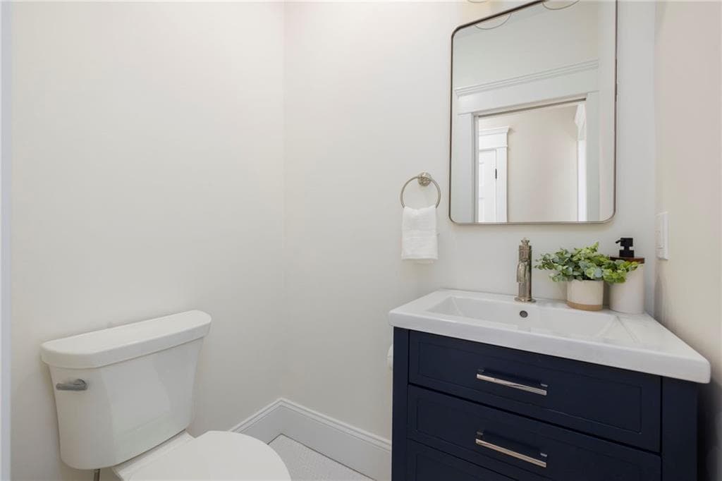 Condominium at 41 School Street UNIT 2, Newport, photo 21 of 43