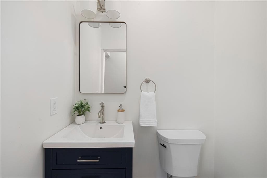Condominium at 41 School Street UNIT 1, Newport, photo 20 of 36
