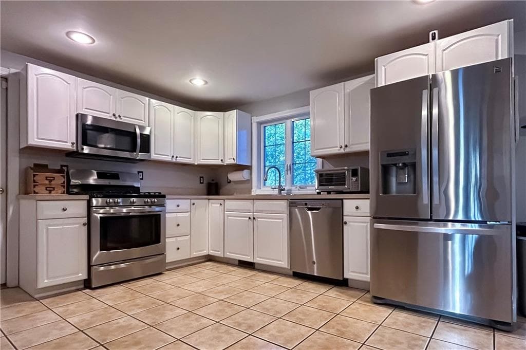 Single Family Residence at 278 Harrison Street, North Kingstown, photo 14 of 47