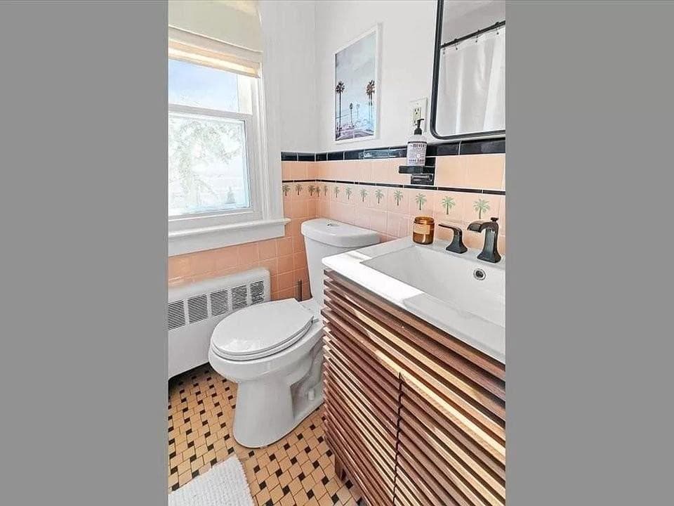 Single Family Residence at 9 Loyola Terrace, Newport, photo 8 of 24