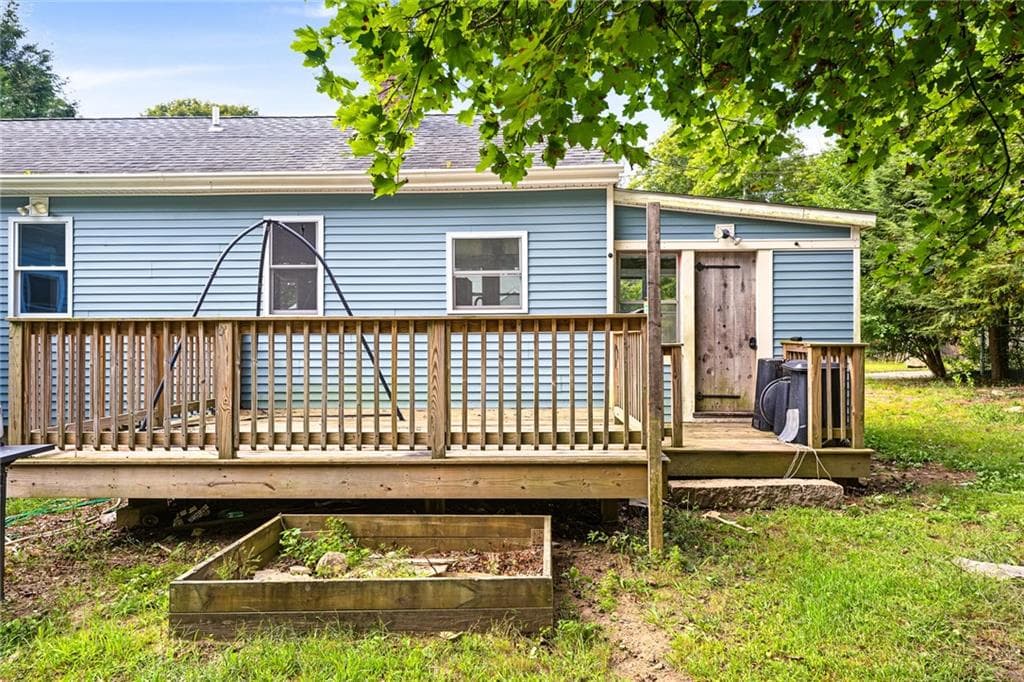 Single Family Residence at 3 Champlin Drive, Hopkinton, photo 7 of 24