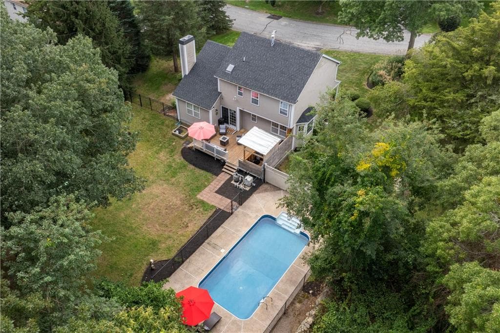 Single Family Residence at 17 Watch Hill Way, South Kingstown, photo 2 of 50