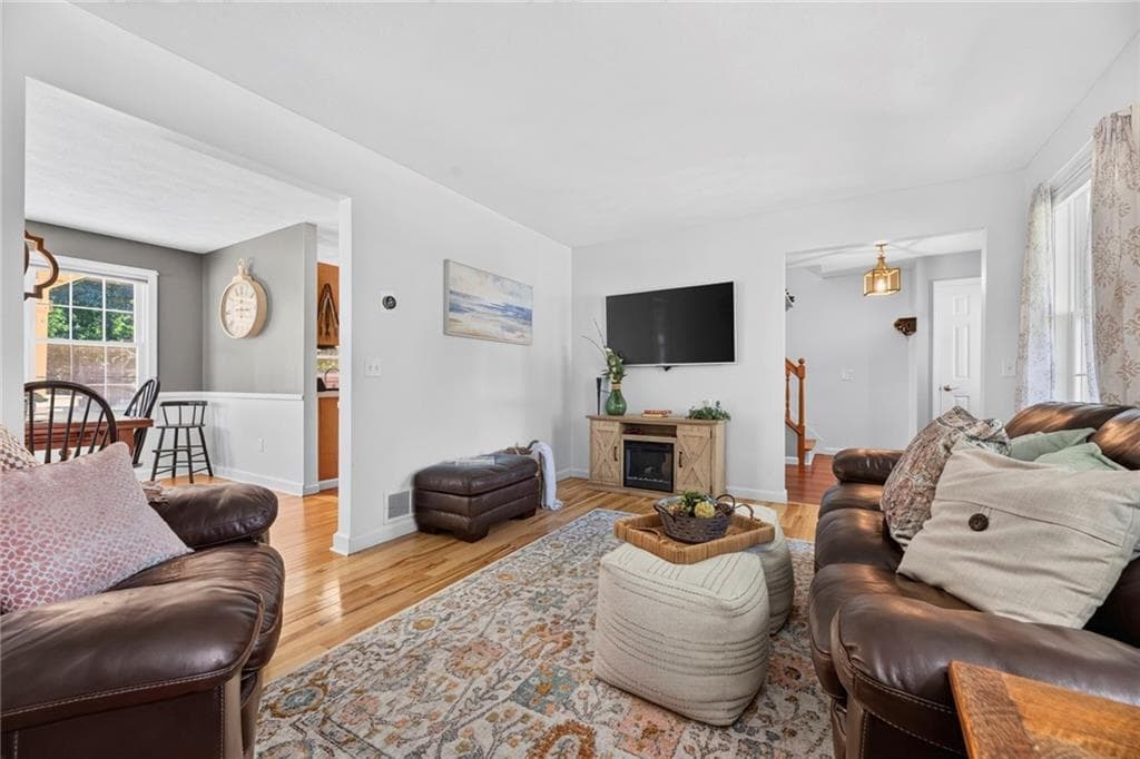 Single Family Residence at 17 Watch Hill Way, South Kingstown, photo 10 of 50