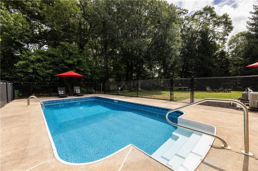 Single Family Residence at 17 Watch Hill Way, South Kingstown, photo 49 of 50