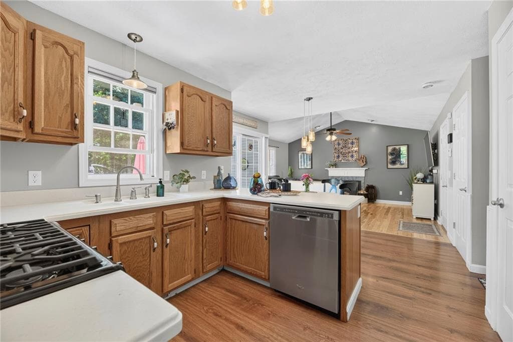 Single Family Residence at 17 Watch Hill Way, South Kingstown, photo 19 of 50