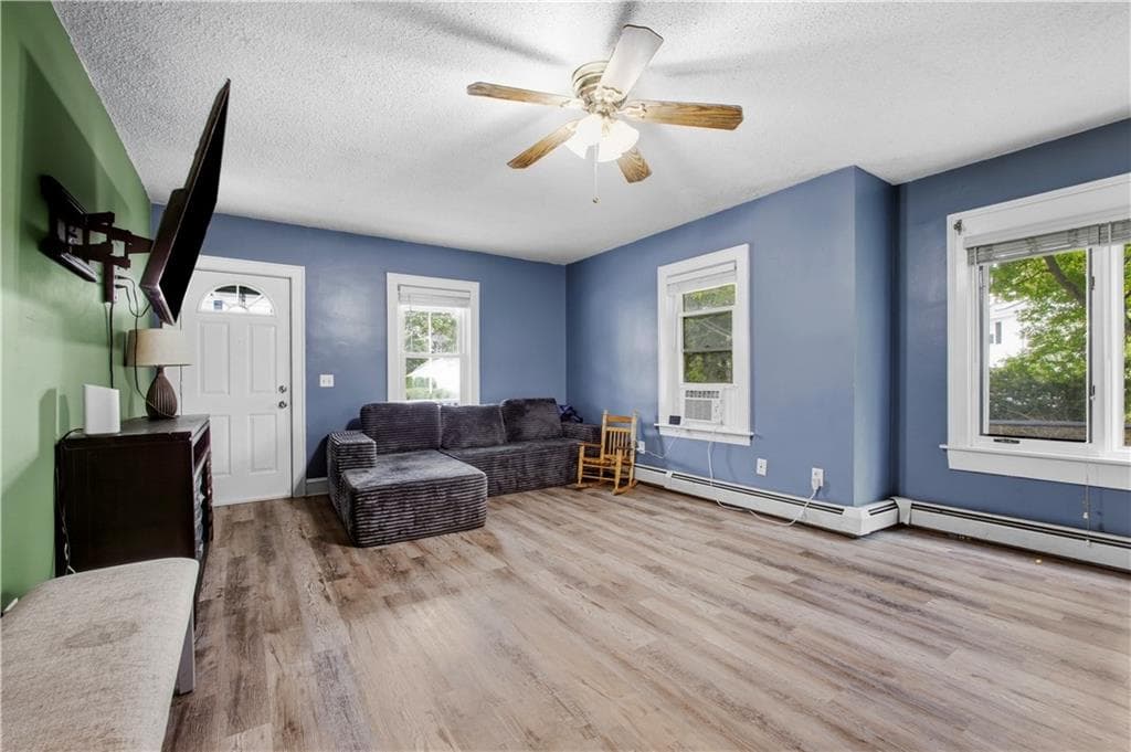 Single Family Residence at 99 Phillips Avenue, Warwick, photo 22 of 33