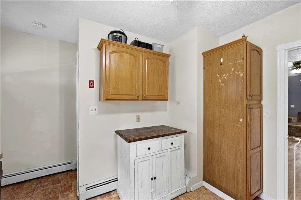 Single Family Residence at 99 Phillips Avenue, Warwick, photo 28 of 33