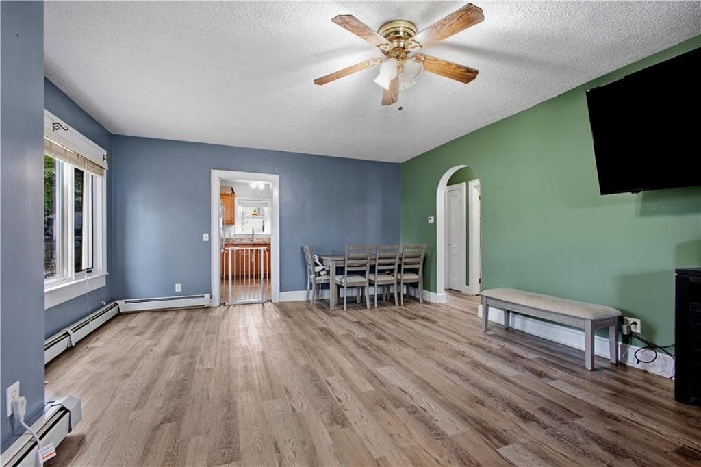 Single Family Residence at 99 Phillips Avenue, Warwick, photo 25 of 33