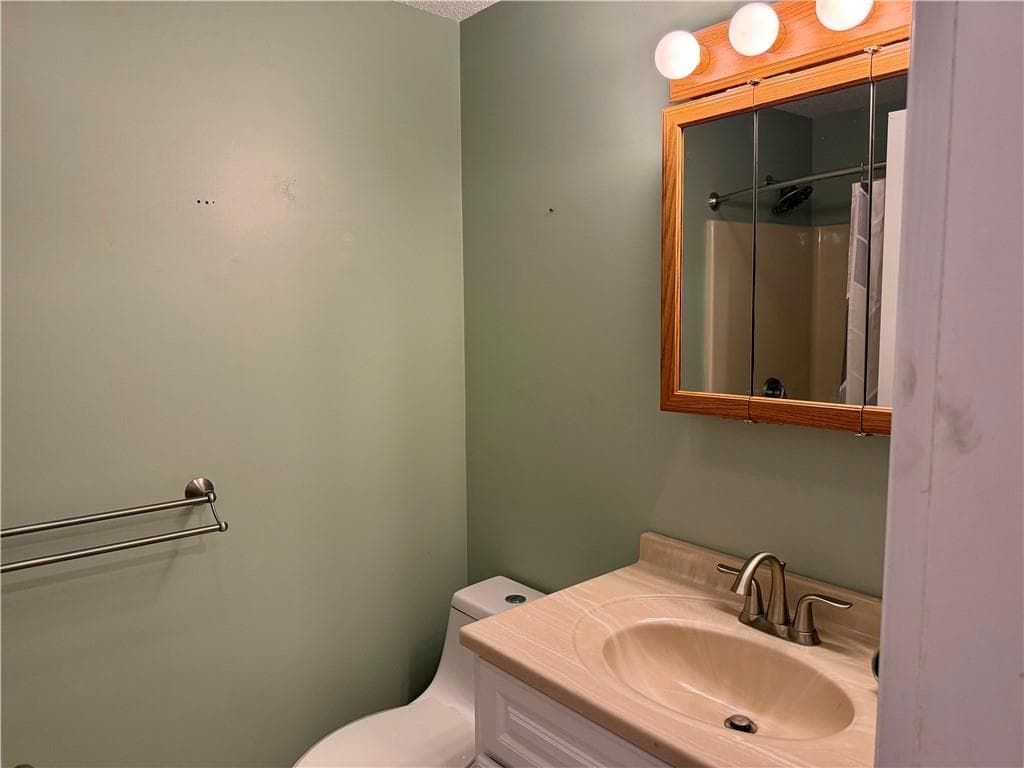 Condominium at 32 W Castle Way UNIT A, Charlestown, photo 16 of 24