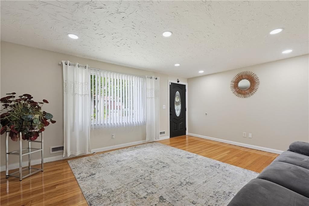 Single Family Residence at 849 Roger Williams Avenue, East Providence, photo 12 of 40