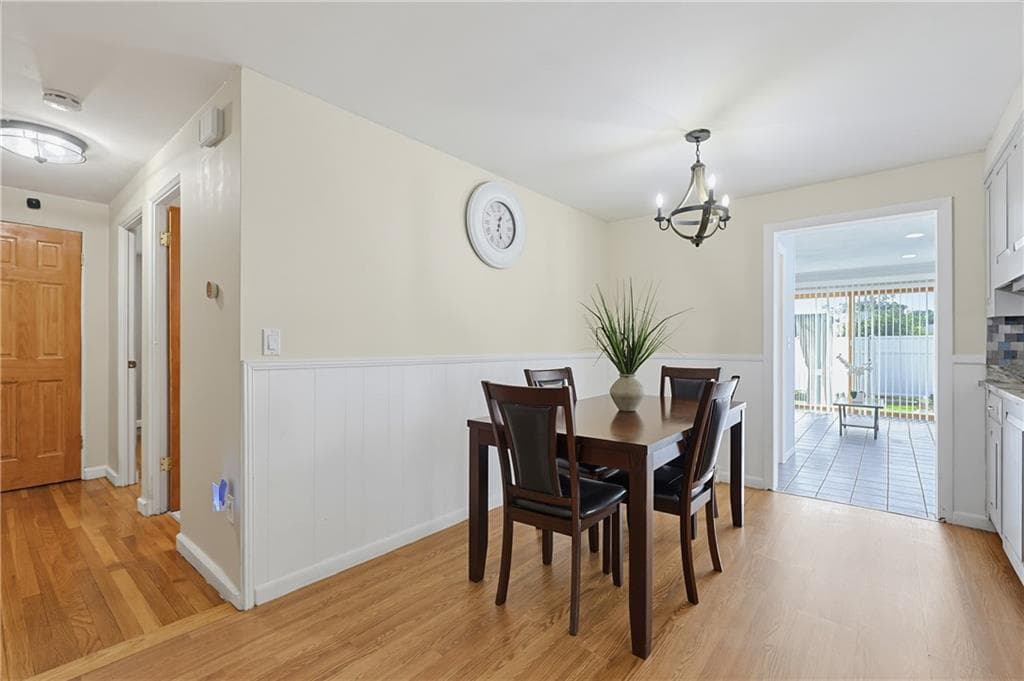 Single Family Residence at 849 Roger Williams Avenue, East Providence, photo 10 of 40