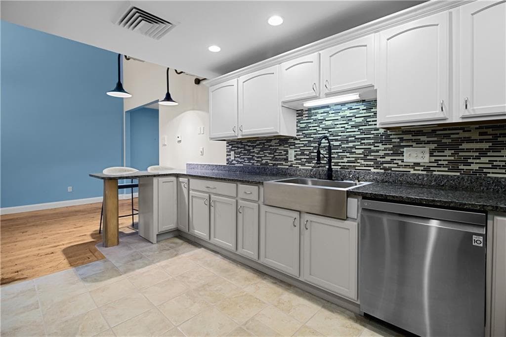Condominium at 1 Tupperware Drive UNIT 316, North Smithfield, photo 6 of 32