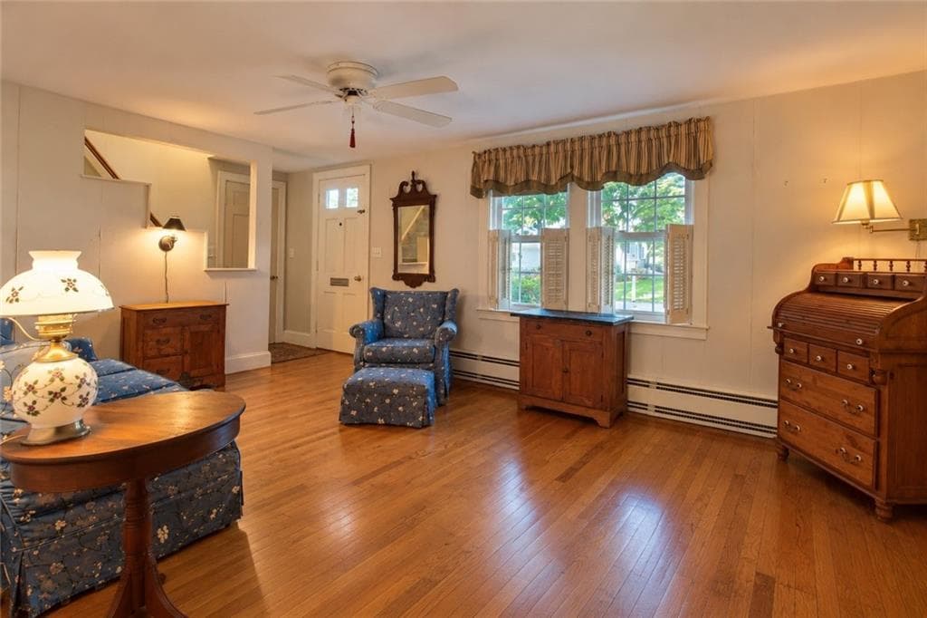 Single Family Residence at 81 Park View Avenue, Warwick, photo 6 of 41