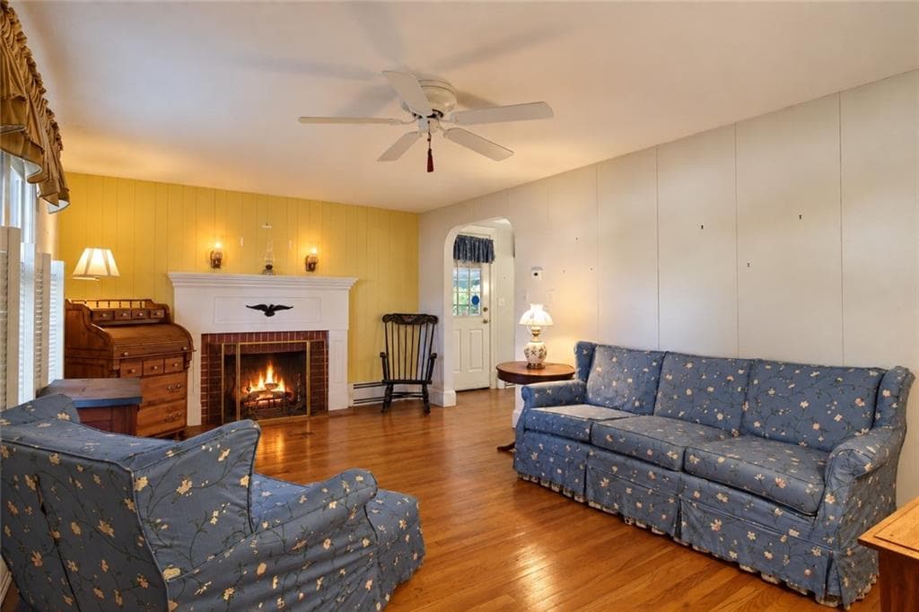 Single Family Residence at 81 Park View Avenue, Warwick, photo 3 of 41