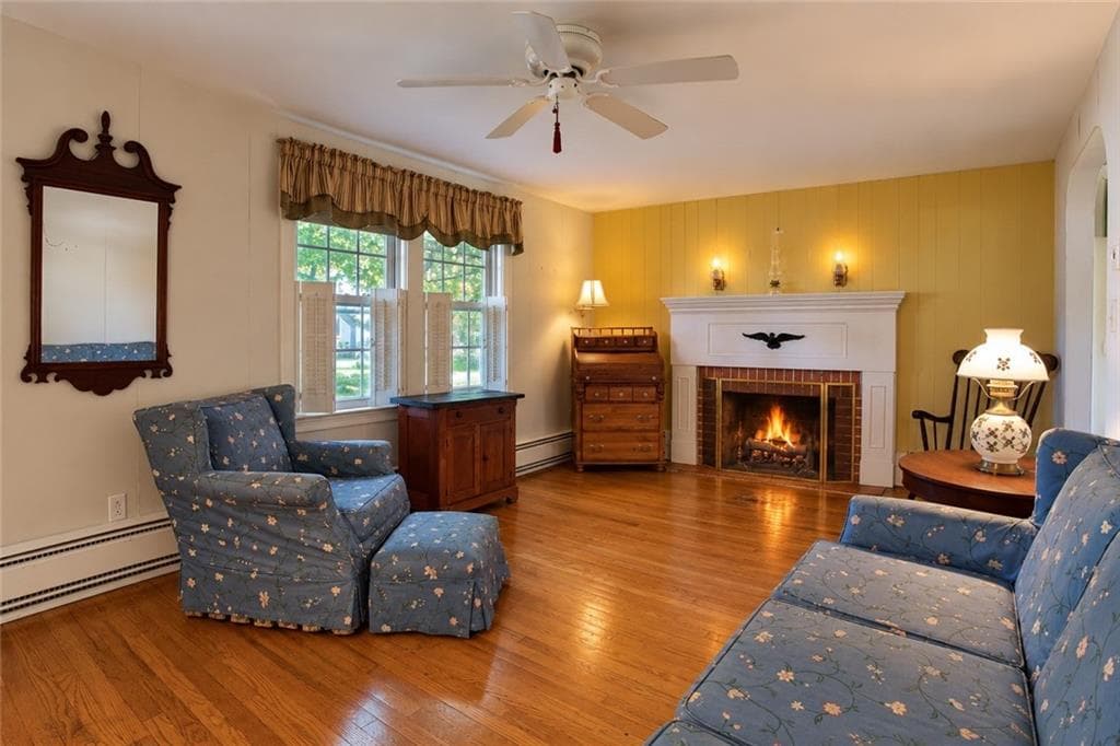 Single Family Residence at 81 Park View Avenue, Warwick, photo 5 of 41