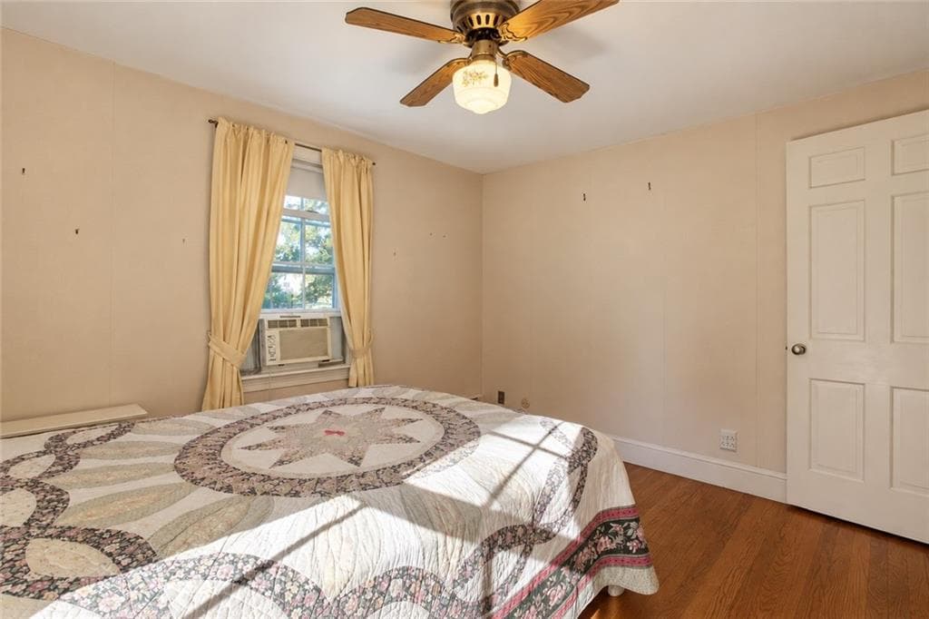 Single Family Residence at 81 Park View Avenue, Warwick, photo 19 of 41