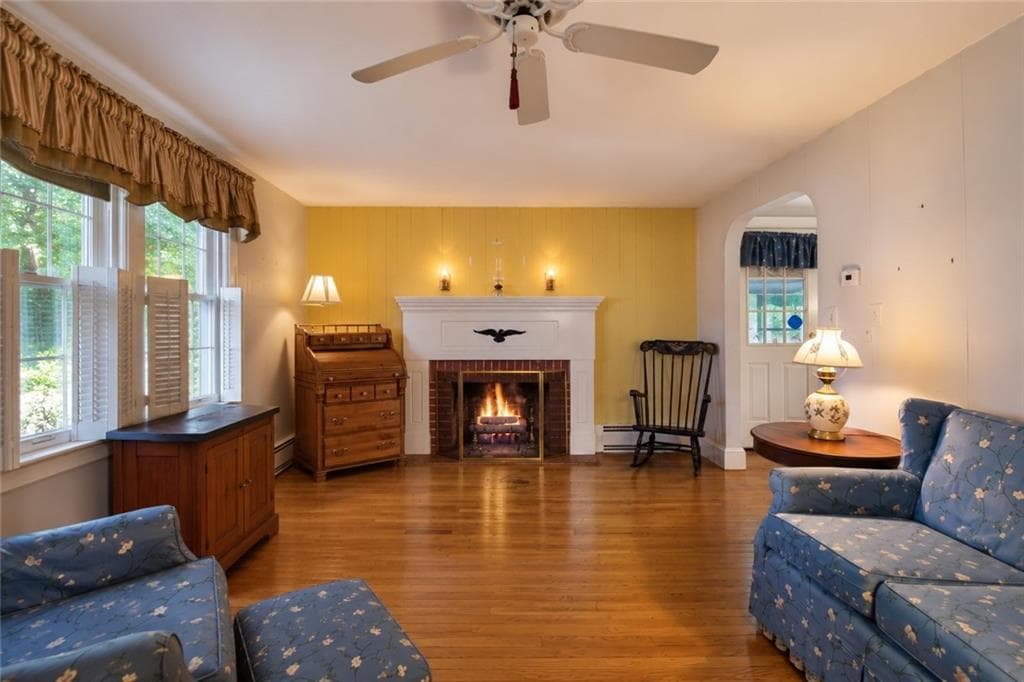 Single Family Residence at 81 Park View Avenue, Warwick, photo 4 of 41