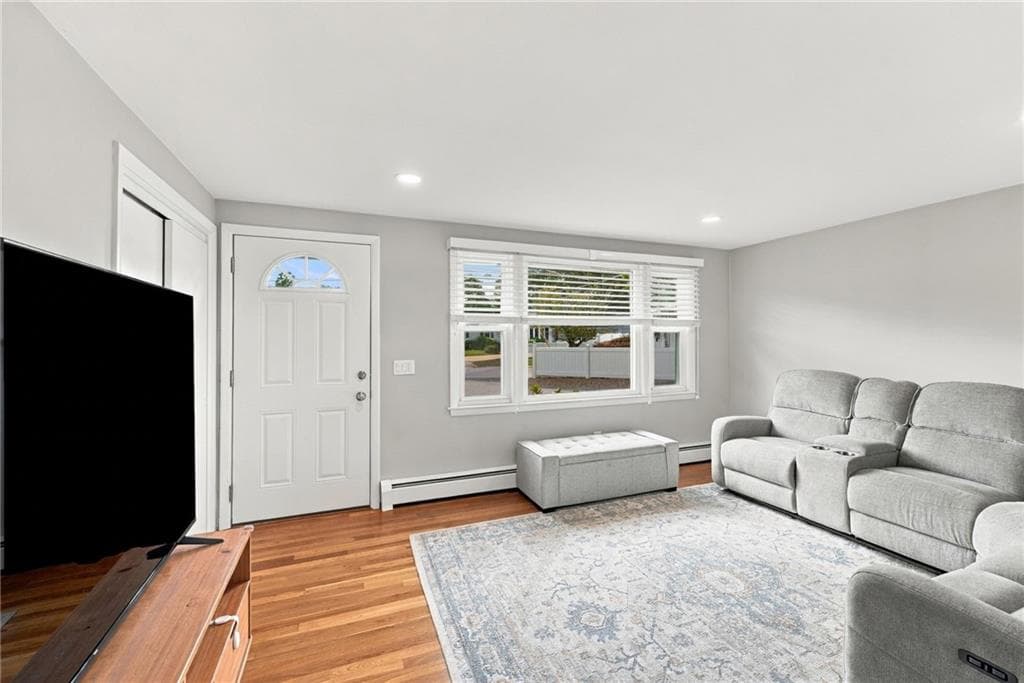 Single Family Residence at 14 Audrey Court, Coventry, photo 3 of 29