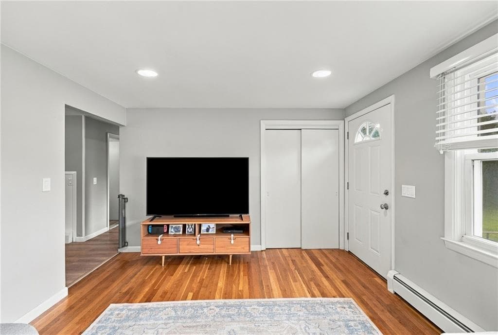 Single Family Residence at 14 Audrey Court, Coventry, photo 5 of 29