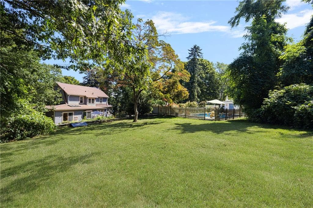 Single Family Residence at 29 Valentine Circle, Warwick, photo 43 of 49