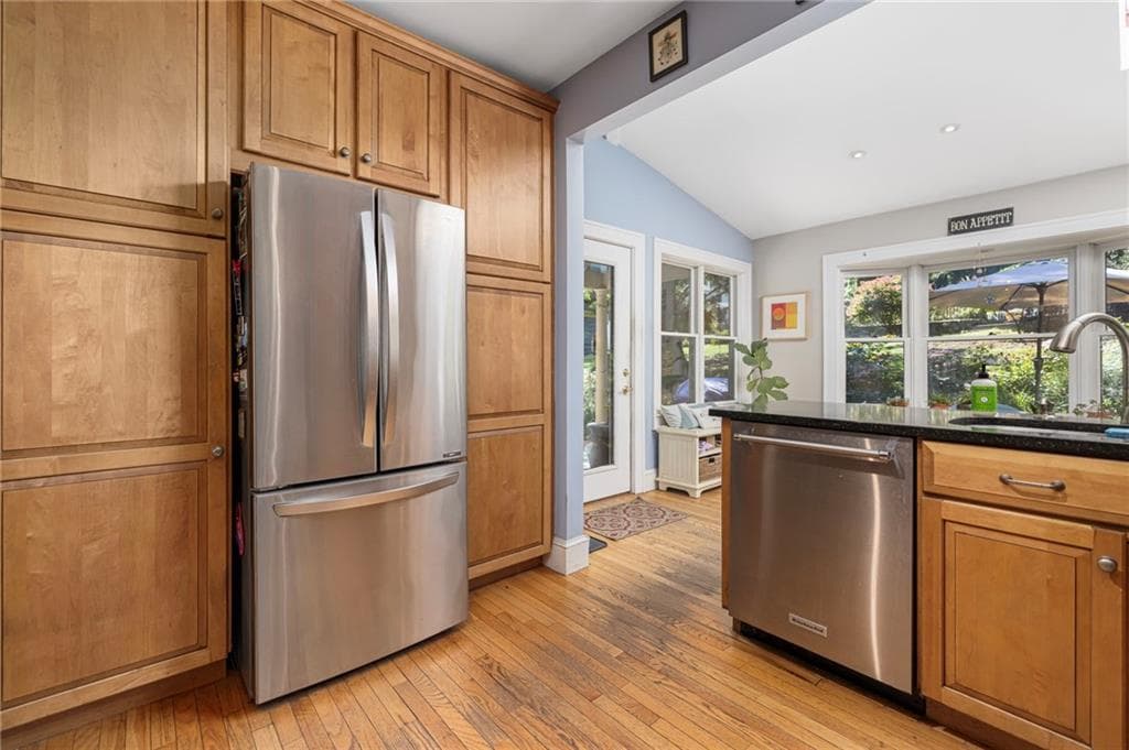 Single Family Residence at 29 Valentine Circle, Warwick, photo 16 of 49