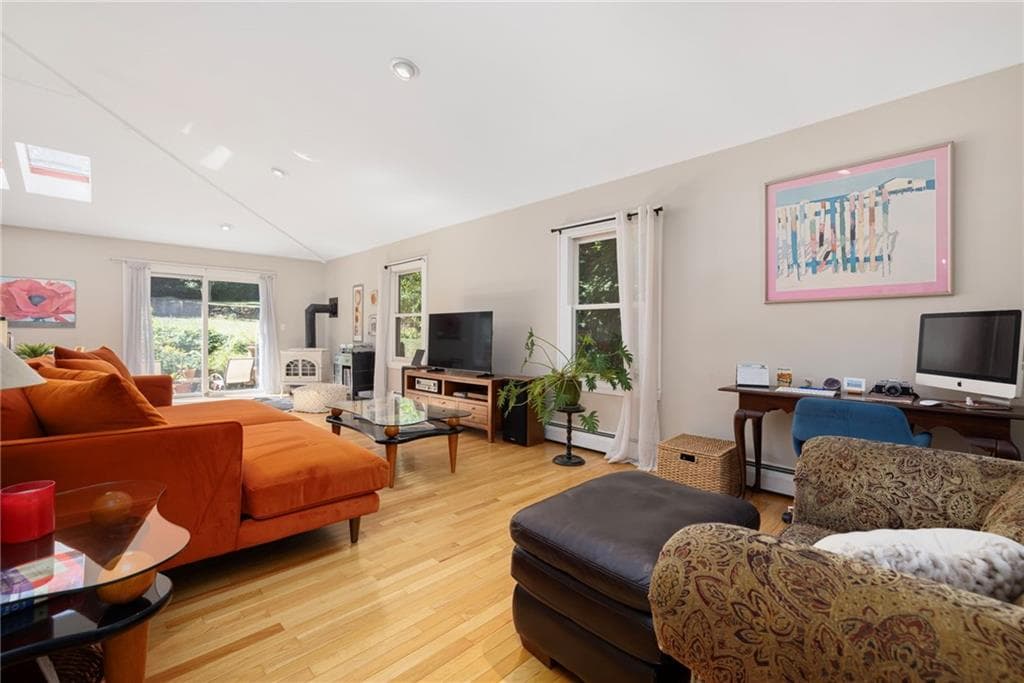 Single Family Residence at 29 Valentine Circle, Warwick, photo 12 of 49