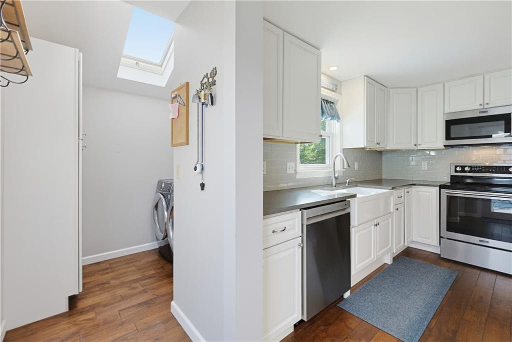 Single Family Residence at 2230 Matunuck School House Road, Charlestown, photo 7 of 39