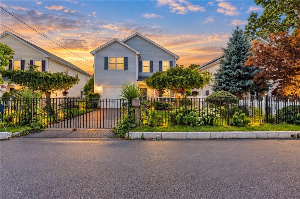 15 Metacomet Avenue
