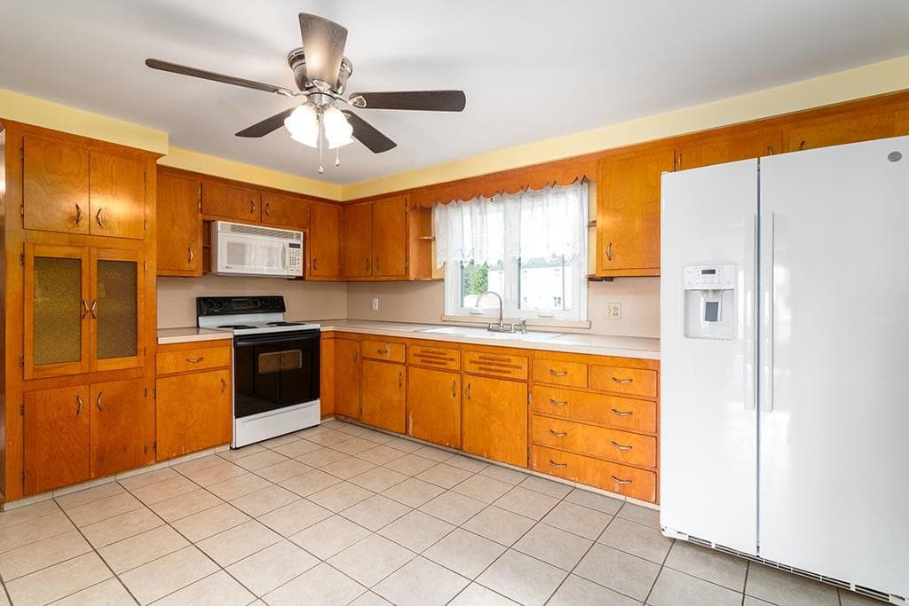 Multi Family at 14 Gray Street, North Providence, photo 12 of 34
