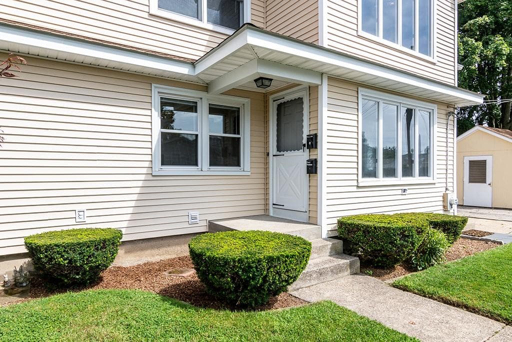 Multi Family at 14 Gray Street, North Providence, photo 8 of 34