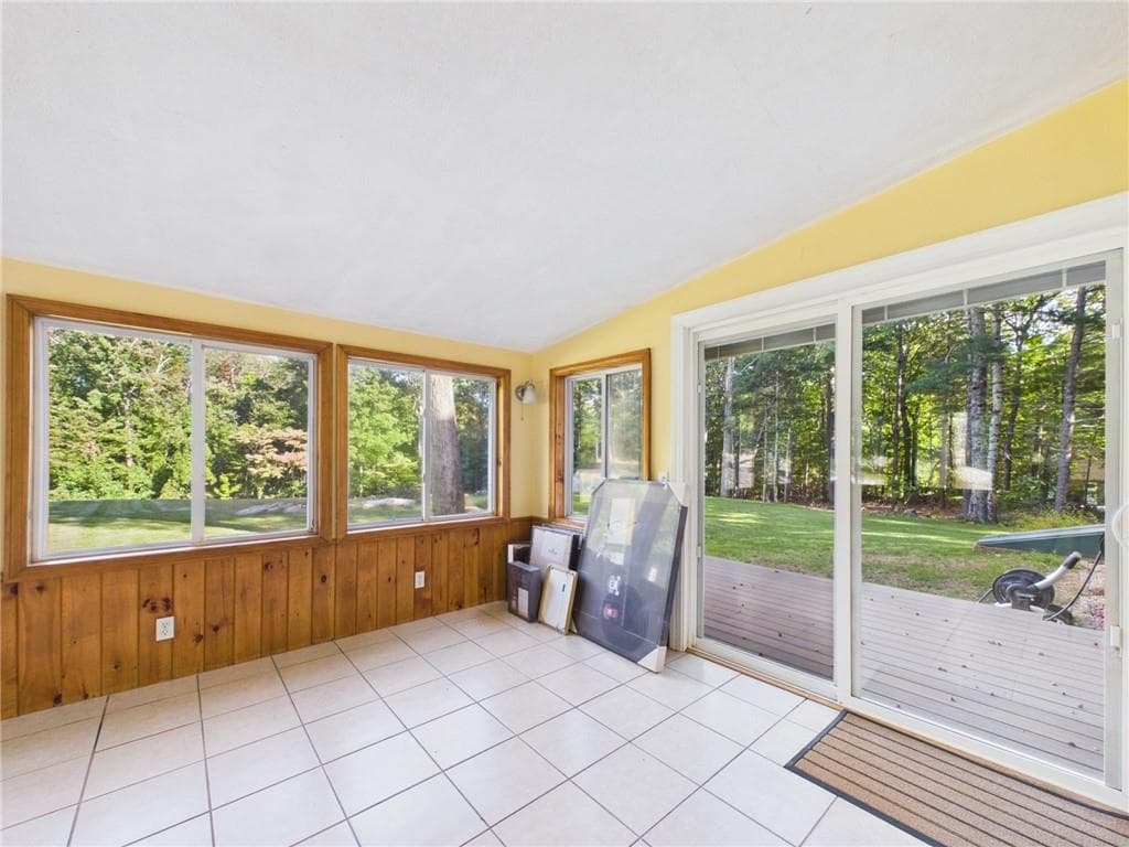 Single Family Residence at 778 Hammet Road, Coventry, photo 11 of 29