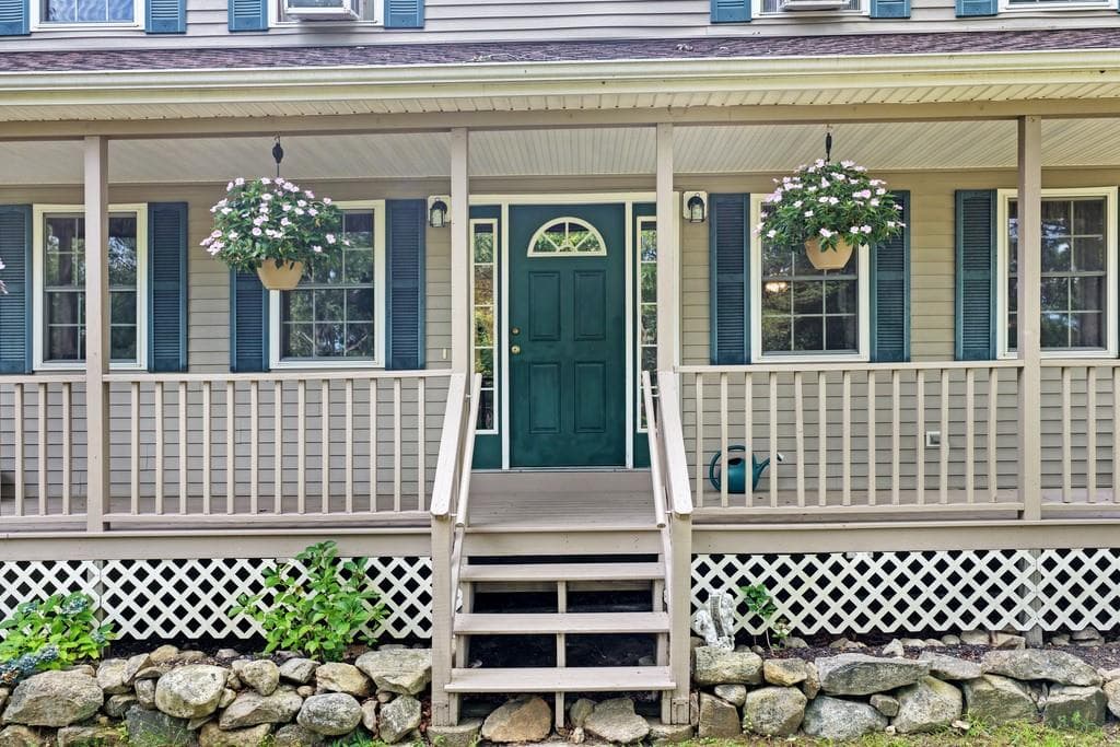Single Family Residence at 19 Muratore Lane, Charlestown, photo 7 of 32