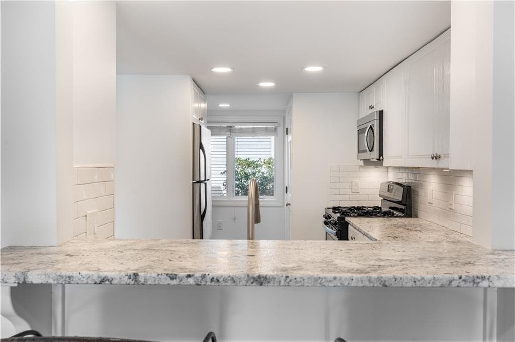 Condominium at 152 Crompton Avenue UNIT 5, East Greenwich, photo 11 of 39