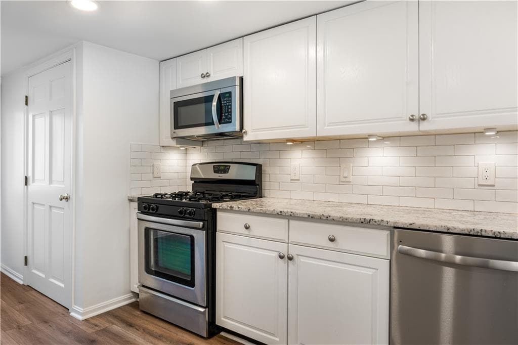 Condominium at 152 Crompton Avenue UNIT 5, East Greenwich, photo 8 of 39
