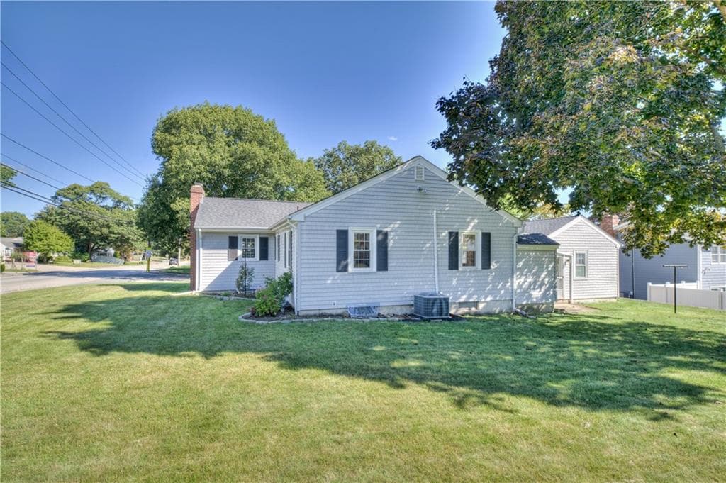 Single Family Residence at 40 Brimfield Road, Cranston, photo 30 of 40