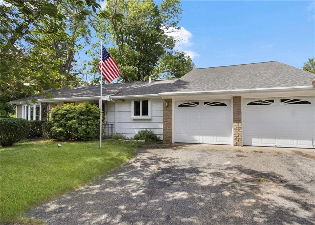 Single Family Residence at 14 Plymouth Drive, Barrington, photo 6 of 40
