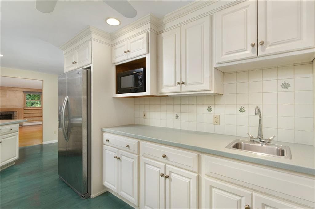 Single Family Residence at 14 Plymouth Drive, Barrington, photo 16 of 40