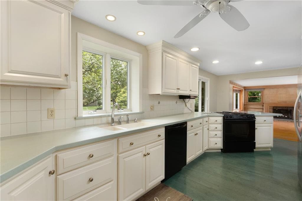 Single Family Residence at 14 Plymouth Drive, Barrington, photo 14 of 40