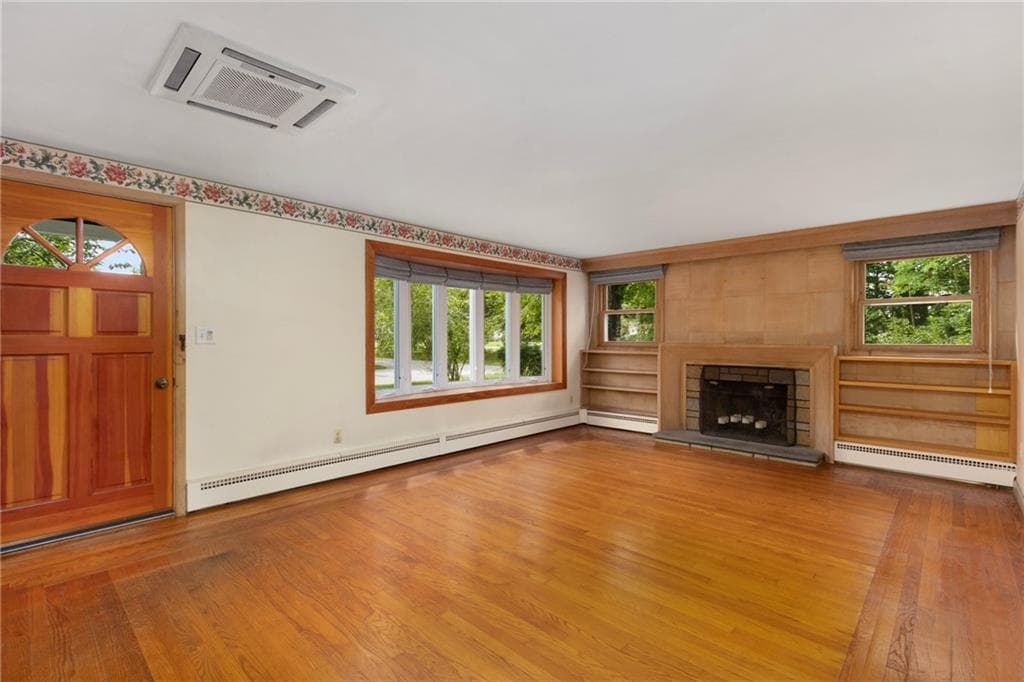 Single Family Residence at 14 Plymouth Drive, Barrington, photo 8 of 40