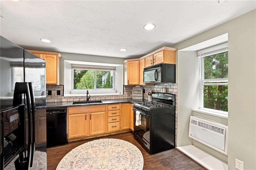 Condominium at 25 Stillwater Road UNIT 3, Smithfield, photo 2 of 24