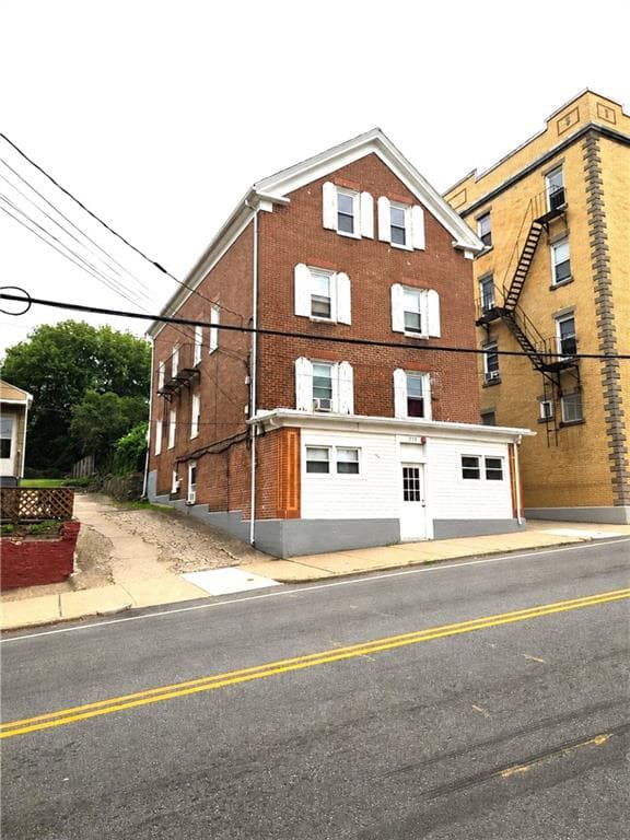558 East School Street