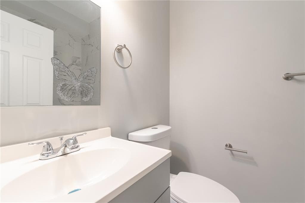 Condominium at 184 Avenue C UNIT -3, Woonsocket, photo 16 of 21