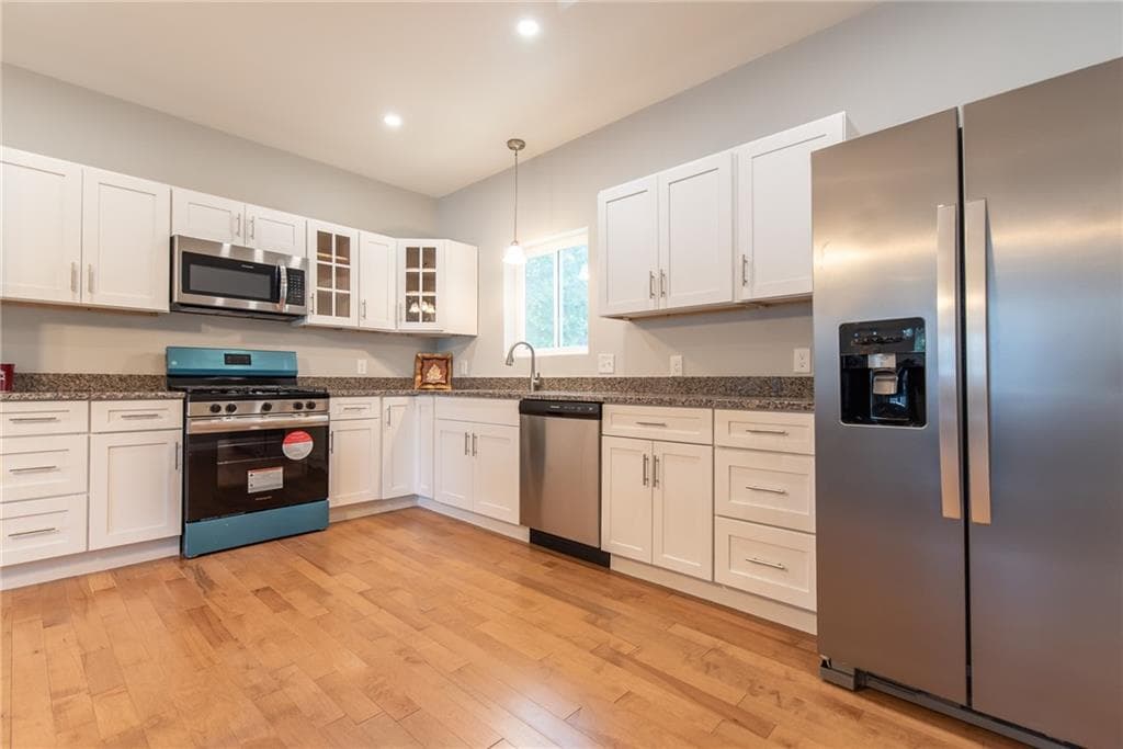 Condominium at 184 Avenue C UNIT -3, Woonsocket, photo 7 of 21