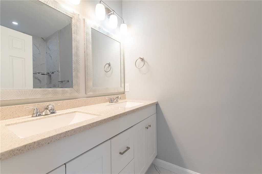 Condominium at 184 Avenue C UNIT -3, Woonsocket, photo 14 of 21
