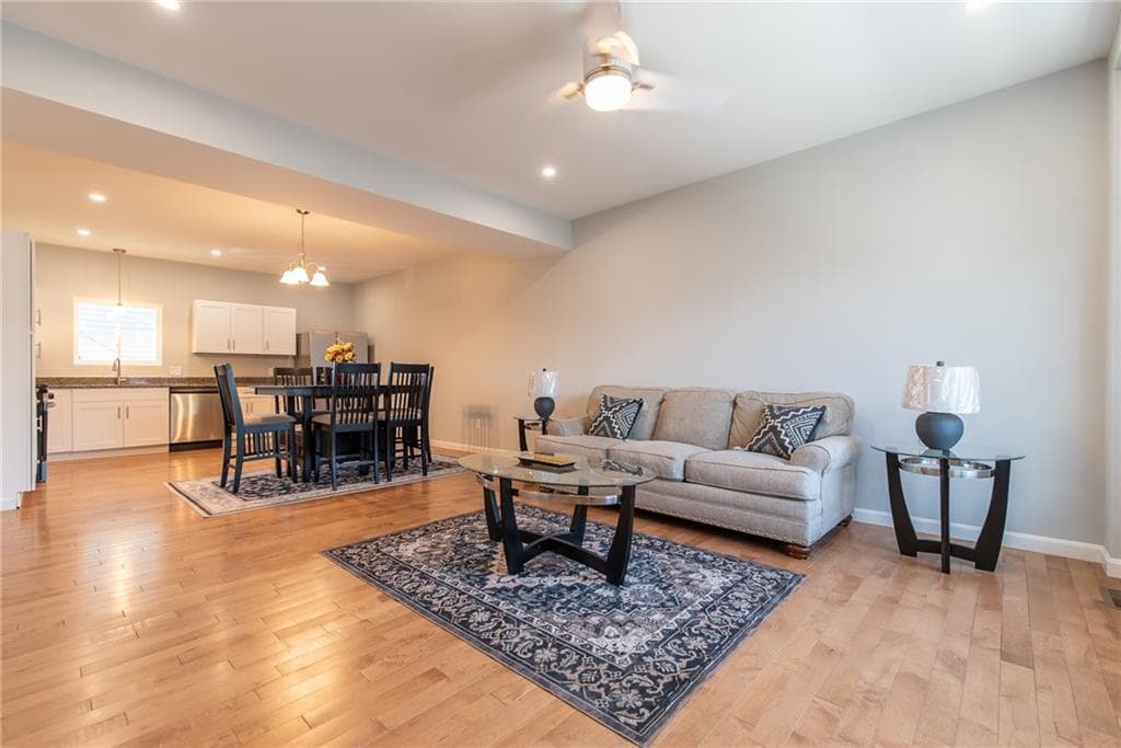 Condominium at 184 Avenue C UNIT -3, Woonsocket, photo 4 of 21